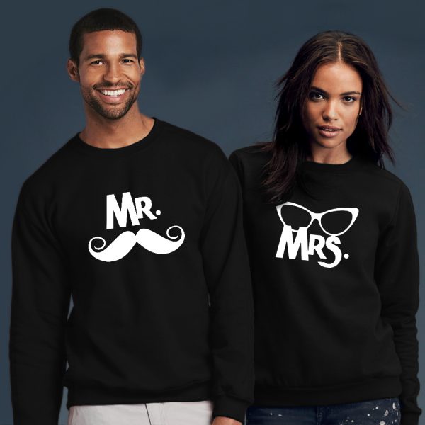 Mr Mrs sWeater snor bril