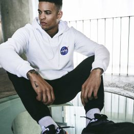 NASA Hoodie Sweater Insignia Logo Sfeerfoto